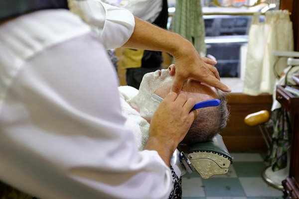 Prêt-à-porter homme en ligne : comment choisir ses vêtements facilement